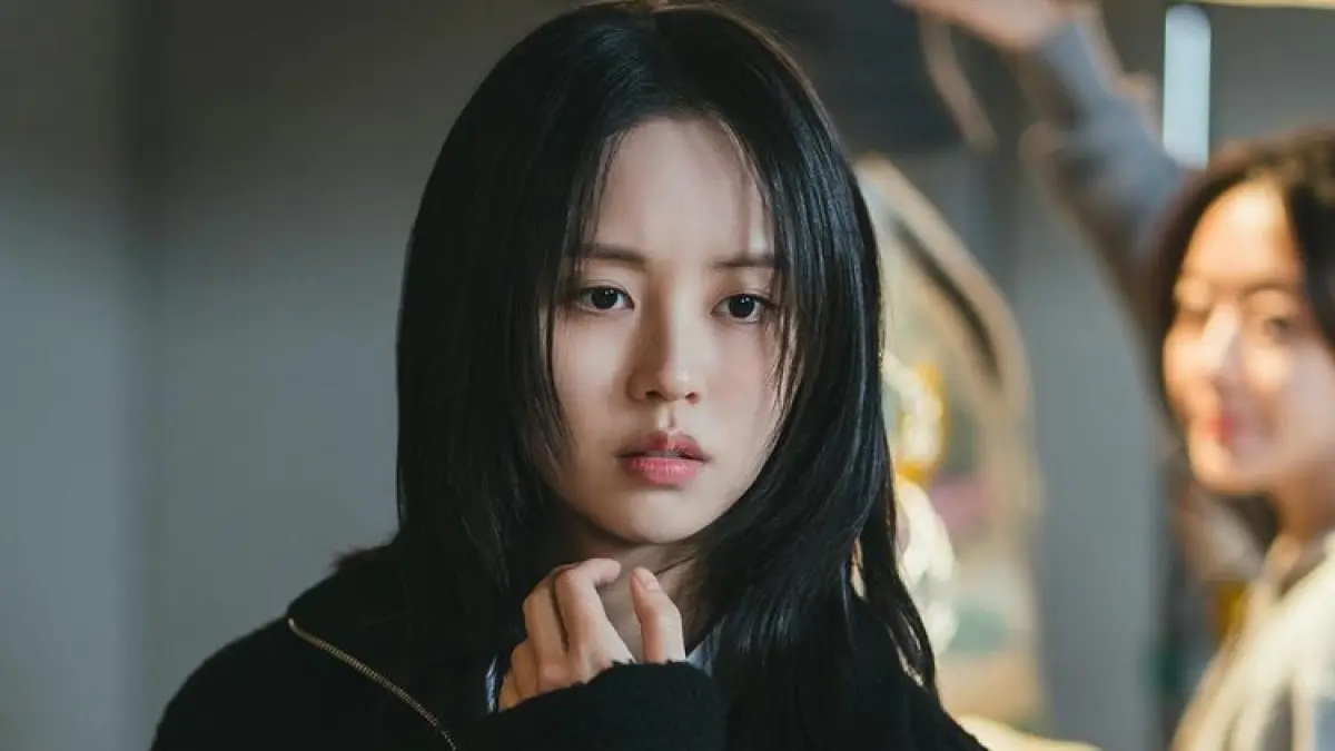 Kim So Hyun dalam Between Steps (Soompi) - Image