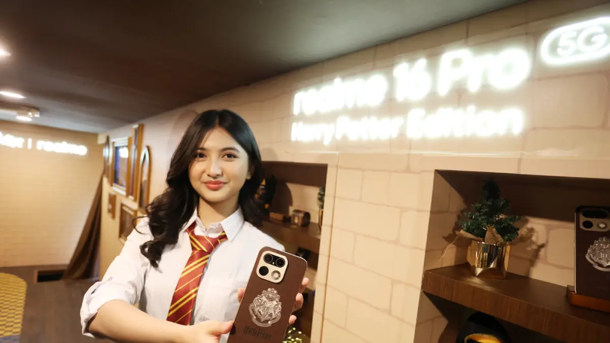 Realme 16 Pro Harry Potter Edition ditampilkan saat peluncuran di Jakarta, Selasa (21/9/2026).