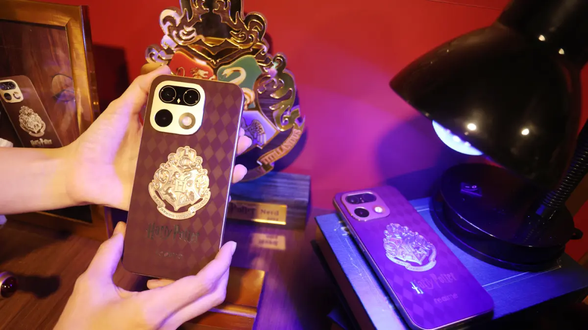Realme 16 Pro Harry Potter Edition ditampilkan saat peluncuran di Jakarta, Selasa (21/9/2026).