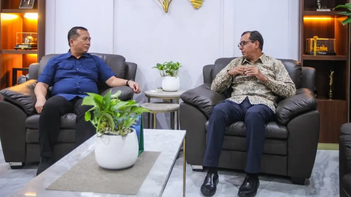 Gubernur NTB Lalu Muhammad Iqbal (kiri) saat bertemu Dubes Tunisia Mohamed Trabelsi di Pemprov NTB, Rabu, 23 September 2026. - Image