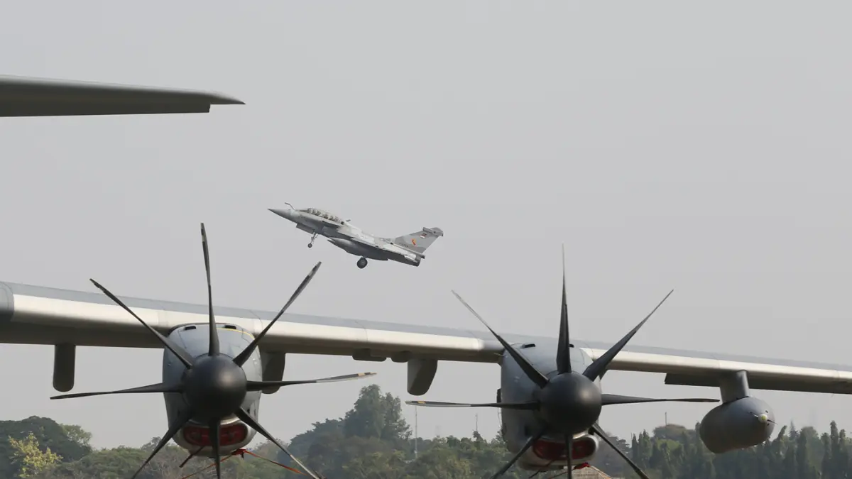 Pesawat Rafale parkir saat Misi Pegase 2026 di Apron Selatan Pangkalan Udara Halim Perdanakusuma, Jakarta, Selasa (22/9/2026). (Dery Ridwansah/ JawaPos.com)