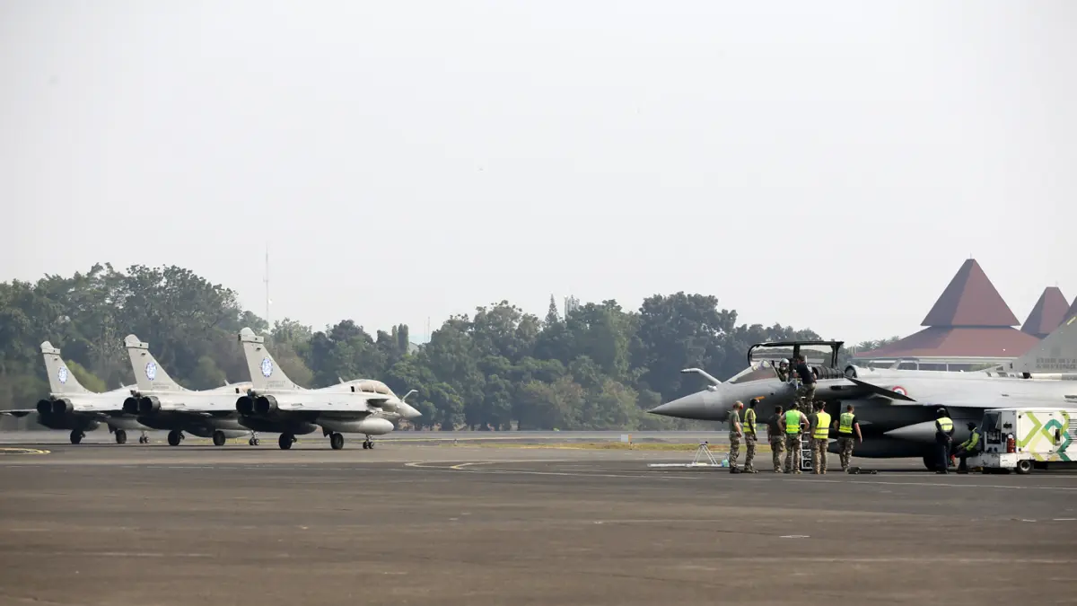 Pesawat Rafale parkir saat Misi Pegase 2026 di Apron Selatan Pangkalan Udara Halim Perdanakusuma, Jakarta, Selasa (22/9/2026). (Dery Ridwansah/ JawaPos.com)