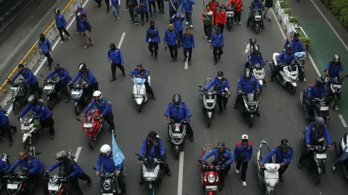 Demo Buruh - Image
