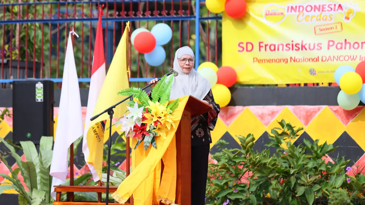 Wali Kota Bandar Lampung Hj. Eva Dwiana diwakili oleh Asisten II Bidang Perekonomian dan Pembangunan Sekretariat Daerah Kota Bandar Lampung Hj. Eka Afriana, S.Pd. menyampaikan apresiasi kepada Nestlé DANCOW yang menghadirkan DANCOW Indonesia Cerdas Season