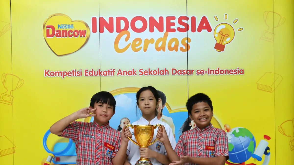 Nicholas Onggarahardja, Jeselyn Charissa Abuyanin, dan Bagas Arka Saksono dari SD Fransiskus 2 Pahoman Bandar Lampung