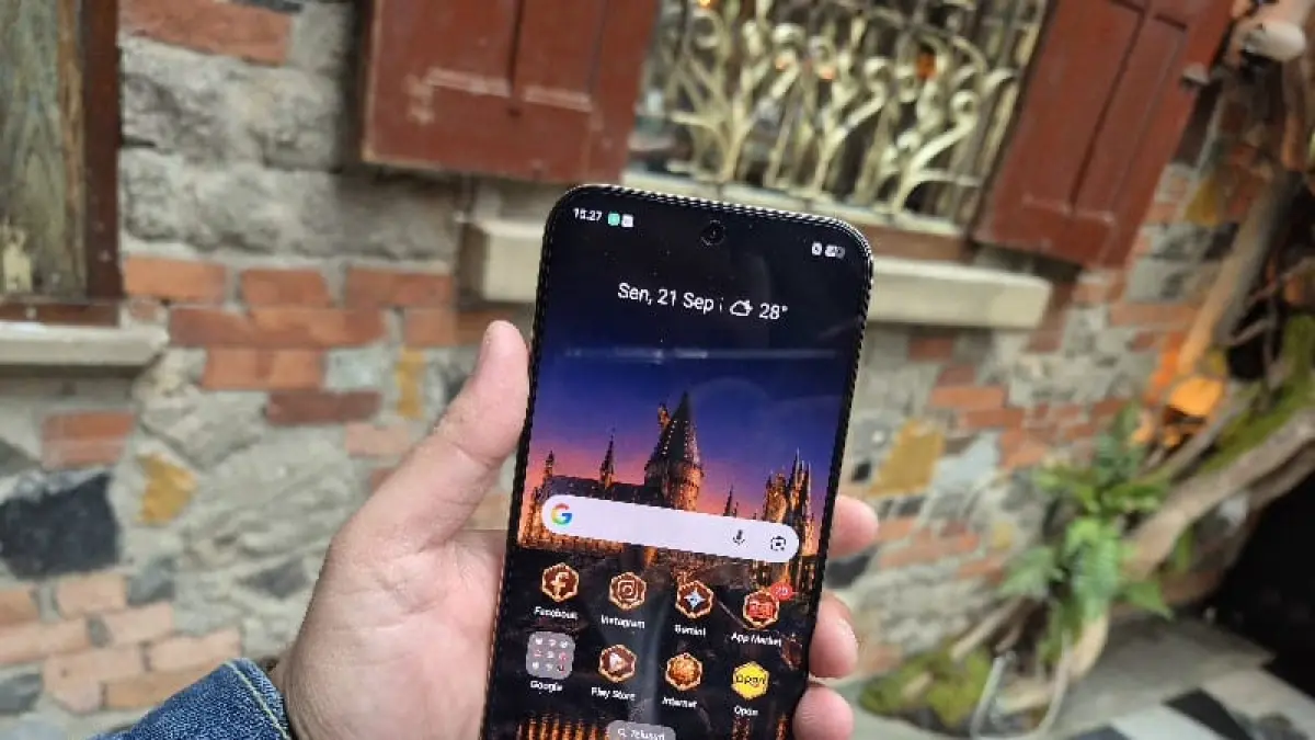 Perangkat realme 16 Pro Harry Potter Edition. (Rian Alfianto/JawaPos.com)