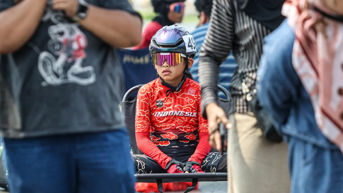 Sejumlah peserta beradu cepat dalam kelas 100 meter drag di Kejuaraan Sepatu Roda Speed Marathon Piala Wali Kota 2026 di Puspem, Kota Tangerang, Jumat (25/09/2026). (Hanung Hambara/ Jawa Pos)