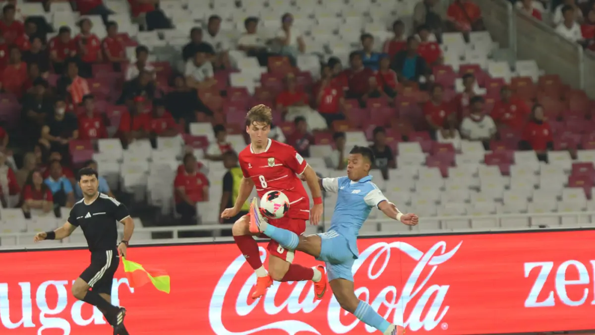 Pemain Timnas Indonesia Luke Vickery saat melawan Singapura pada FIFA ASEAN Cup di SUGBK, Jakarta, Jumat (25/9/2026). (Dery Ridwansah/ JawaPos.com)