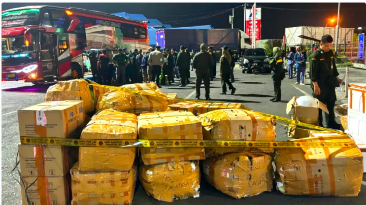 Kepergok Bawa 1 Ton Selada hingga Ayam, Sejumlah Kendaraan di Pelabuhan Ketapang Dicegat Petugas - Image