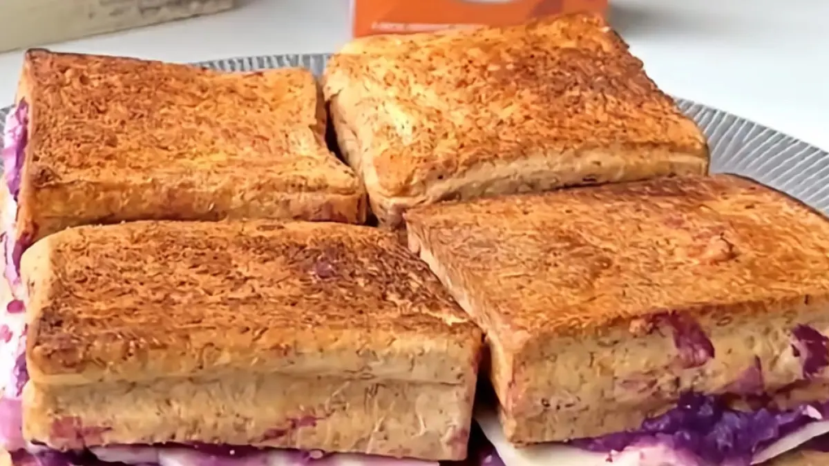 Potret goguma ube cheesy toast yang creamy, cheesy, dan mudah dibuat. (Sumber: instagram.com/@sanitariumindonesia) - Image