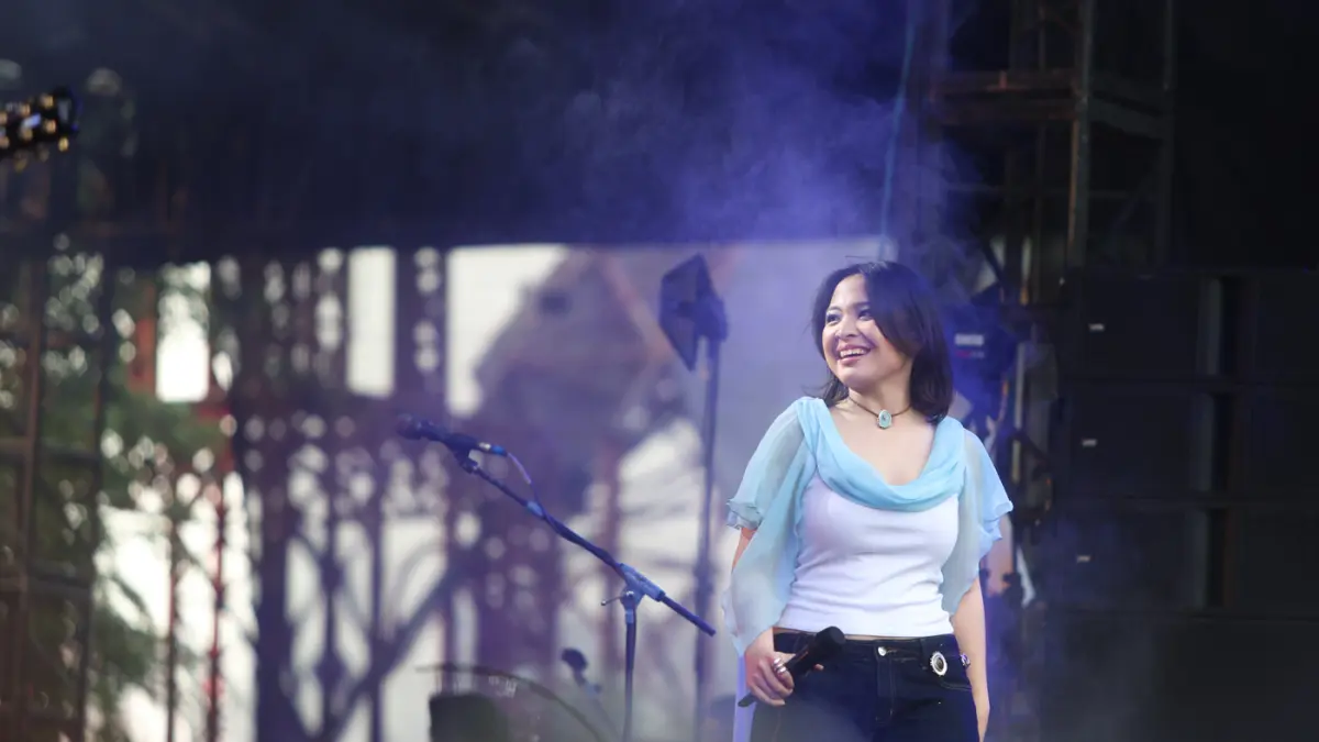 Bernadya tampil memukau di Boss Stage, JIExpo Kemayoran, Jakarta, pada hari ketiga sekaligus hari terakhir Pestapora 2026, Minggu (27/9/2026). (Muhammad Hafizh/ JawaPos.com)