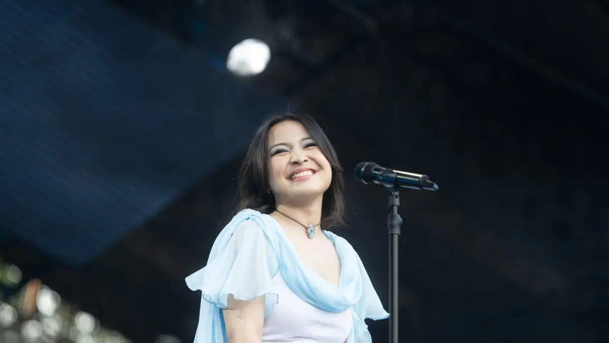 Bernadya tampil memukau di Boss Stage, JIExpo Kemayoran, Jakarta, pada hari ketiga sekaligus hari terakhir Pestapora 2026, Minggu (27/9/2026). (Muhammad Hafizh/ JawaPos.com)