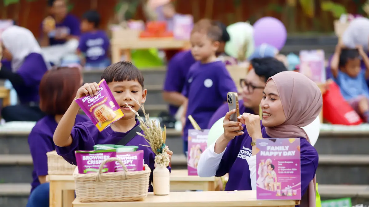 keluarga mengikuti piknik