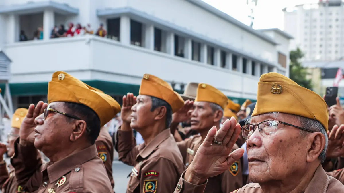 Pementasan opera kolosal dalam refleksi perobelan bendera 2026 berjudul Merah Putih Bertanya di Hotel Majapahit, Jalan Tunjungan, Sabtu (26/9). (Riana Setiawan/ Jawa Pos)