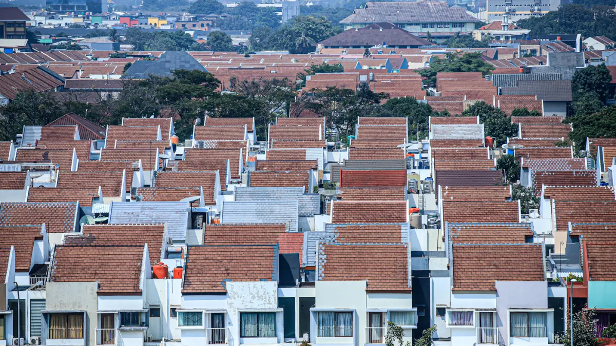Deretan perumahan yang siap dihuni di daerah Cakung, Jakarta, Senin (28/09/2026). (Hanung Hambara/Jawa Pos)