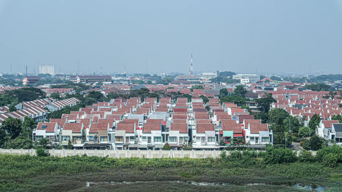 Deretan perumahan yang siap dihuni di daerah Cakung, Jakarta, Senin (28/09/2026). (Hanung Hambara/Jawa Pos)