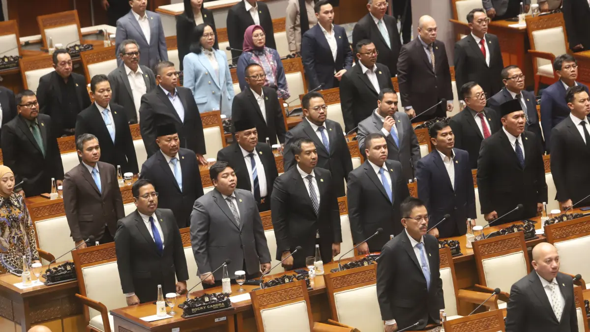 Para Anggota DPR RI saat Rapat Paripurna Ke-8 DPR Masa Persidangan I Tahun Sidang 2026-2027 di Kompleks Parlemen, Senayan, Jakarta, Kamis (1/10/2026). (Dery Ridwansah/ JawaPos.com)