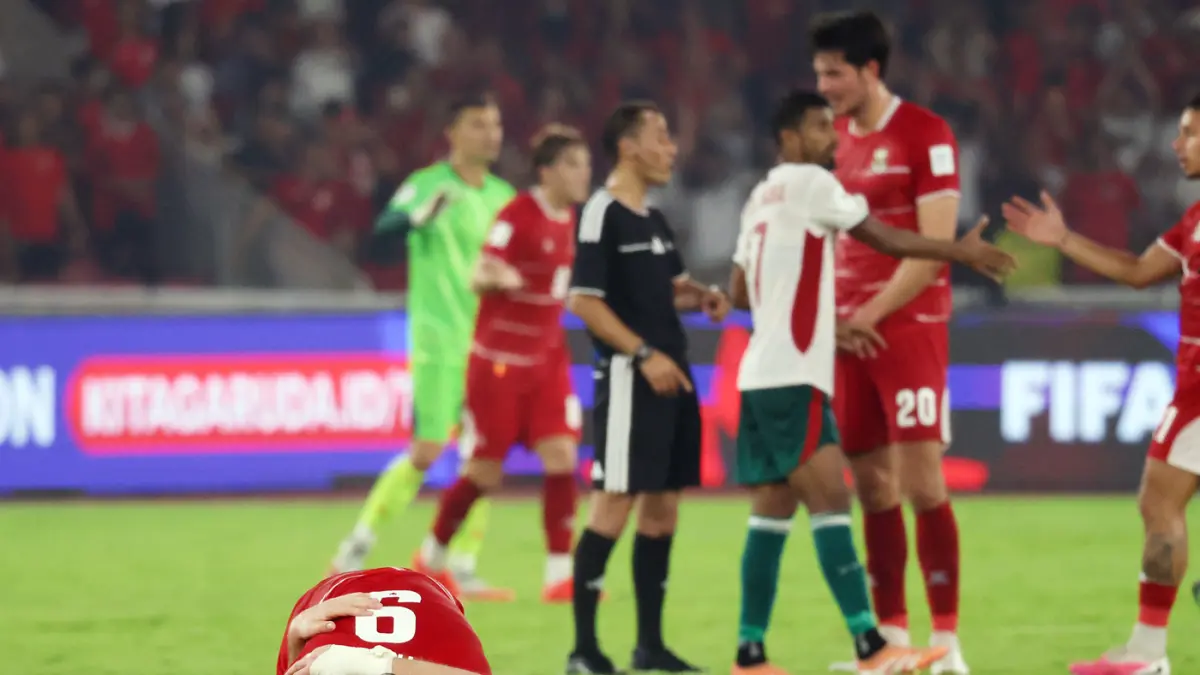 Selebrasi Para pemain Timnas Indonesia usai berhasil mengalahkan Bangladesh dalam pertandingan penyisihan Grup A FIFA ASEAN Cup 2026 di Stadion Utama Gelora Bung Karno, Senayan, Jakarta, Kamis (1/10/2026). (Dery Ridwansah/ JawaPos.com)