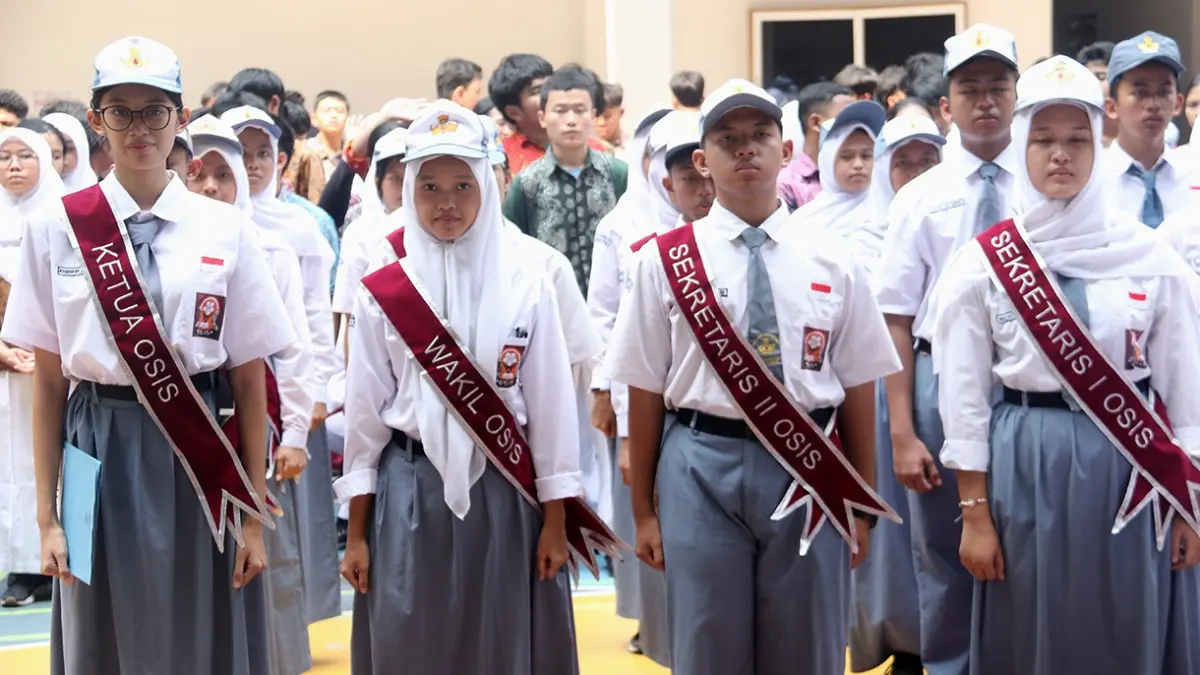 Pelantikan pengurus Organisasi Intra Sekolah (OSIS) di SMAN 117 Jakarta, Jumat (02/10/2026).