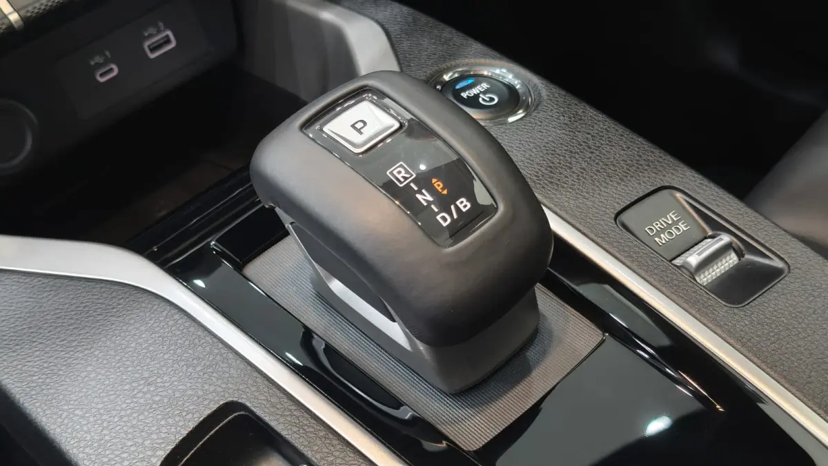 Bingung Pakai Electric Shifter Mitsubishi Xforce HEV? Begini Cara yang Benar - Image