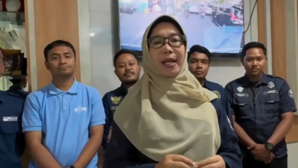 Dishub Surabaya Sanksi Sopir Wirawiri yang Langgar Lalu Lintas, Dapat SP-2  - Image