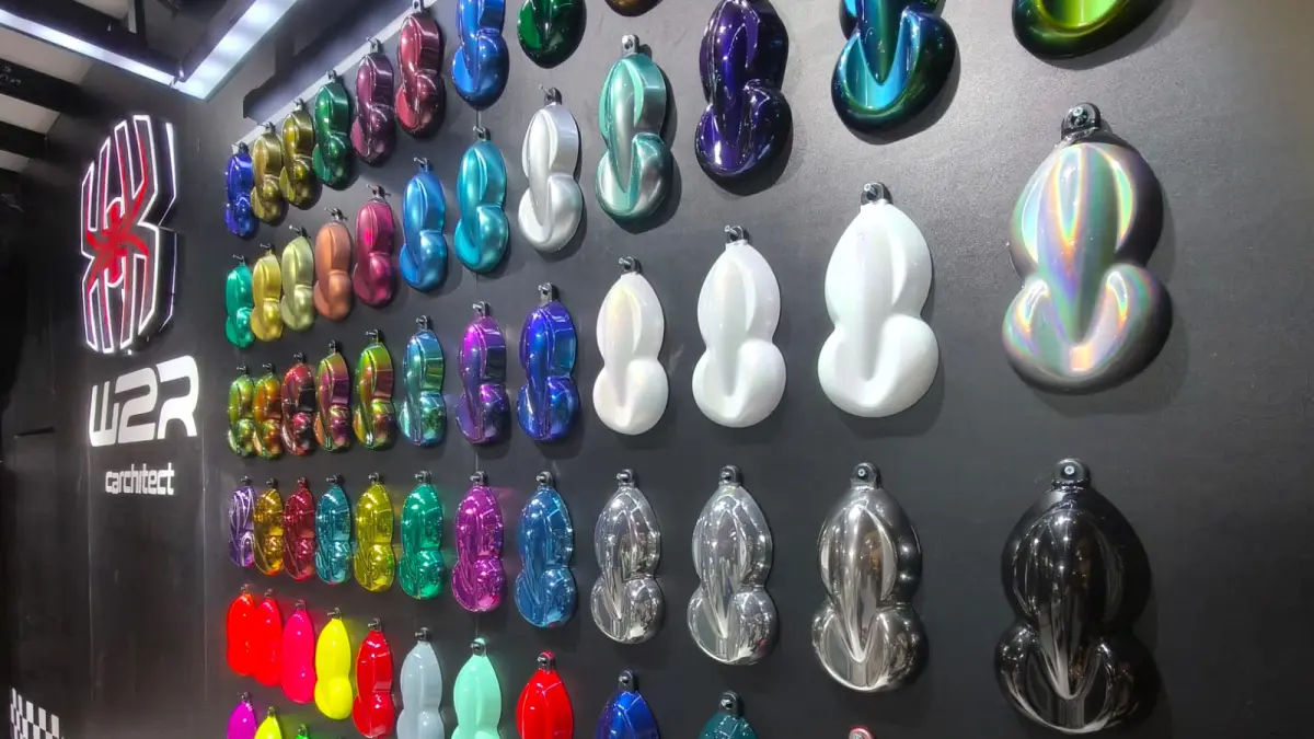 Pilihan warna Cat Spider yang dipamerkan di IMX 2026. (Dony/JawaPos.com)