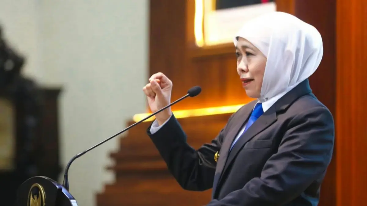Khofifah Klaim Kemiskinan Ekstrem di Jatim Tinggal 0,29 Persen, Nyaris Nol - Image