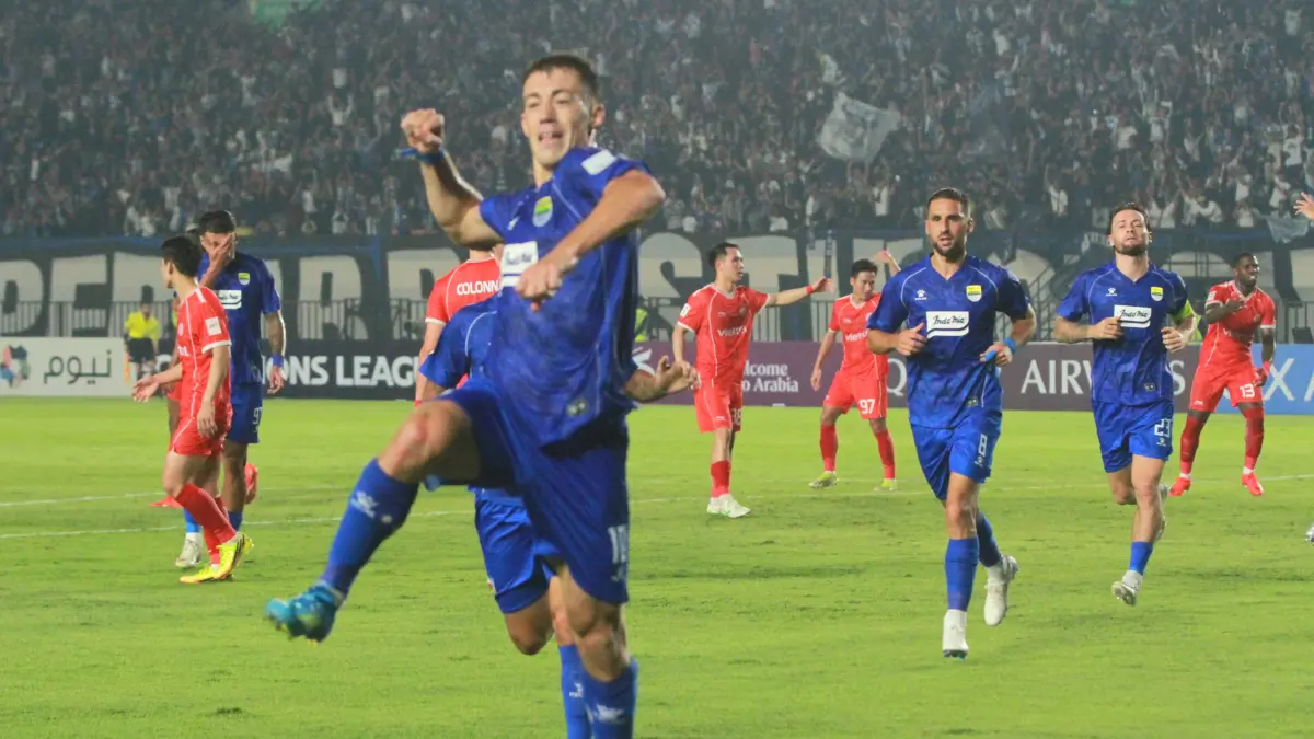 Selebrasi Pesepak bola Persib Bandung Mariano Ezequiel Peralta Bauer usai membobol gawang The Cong Viettel FC pada pertandingan fase grup E AFC Champions League Two (ACL Two) 2026/2027 di Stadion Si Jalak Harupat, Kabupaten Bandung, Jawa Barat, Rabu (14/1
