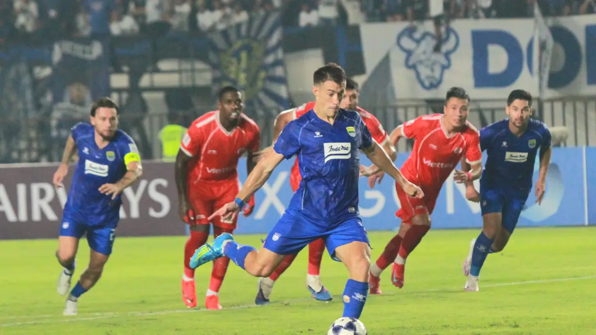 Persib Bandung menang melawan The Cong Viettel FC - Image
