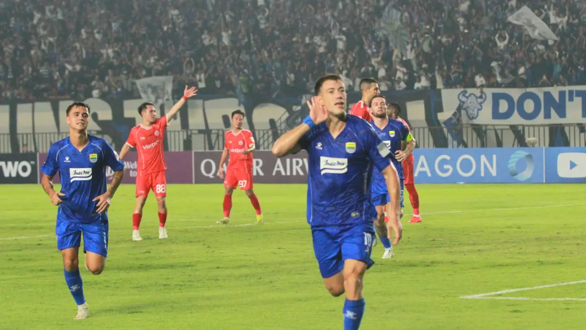 Selebrasi Pesepak bola Persib Bandung Mariano Ezequiel Peralta Bauer usai membobol gawang The Cong Viettel FC pada pertandingan fase grup E AFC Champions League Two (ACL Two) 2026/2027 di Stadion Si Jalak Harupat, Kabupaten Bandung, Jawa Barat, Rabu (14/1