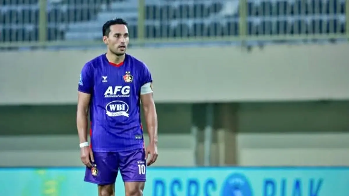 Kabar Terbaru Ezra Walian: Operasi Lutut Sukses, Dukungan Mengalir dari Rekan - Image