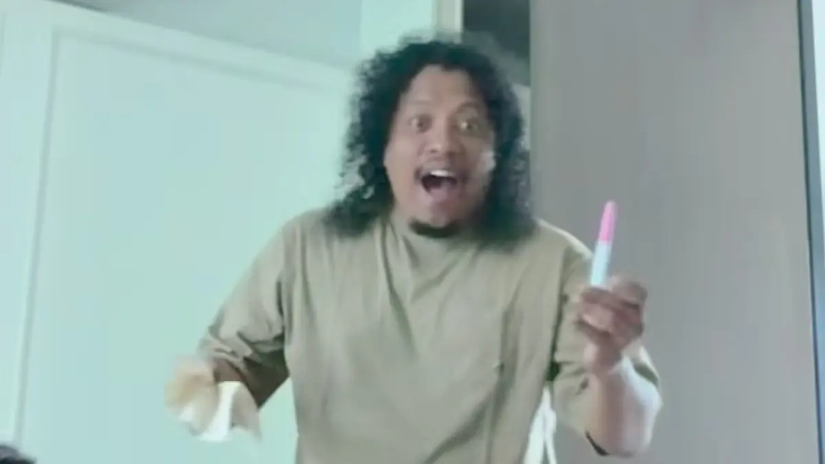 Indah Permatasari Hamil Anak Kedua, Arie Kriting dan Naka Sangat Antusias - Image