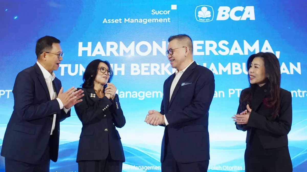 Komisaris Utama PT Sucorinvest Asset Management, Theodorus Wiryawan, Direktur Utama PT Sucorinvest Asset Management, Upik Susiyawati, Direktur BCA, Haryanto T. Budiman, dan SVP Wealth Management BCA, Dessy Nathalia saat peluncuran kerja sama di Jakarta, S