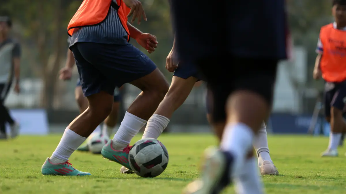 Para peserta saat mengikuti kick off ceremony Allianz MoveNow Camp - Indonesia Edition 2026 di Jakarta