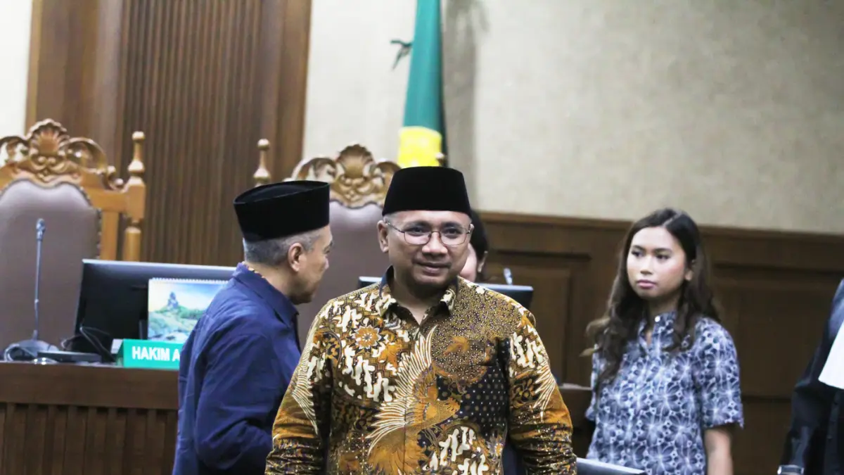 Terdakwa kasus dugaan korupsi pembagian kuota dan penyelenggaraan haji di Kementerian Agama tahun 2023-2024 Yaqut Cholil Qoumas menjalani sidang kasus dugaan korupsi pembagian kuota dan penyelenggaraan haji di Kementerian Agama (Kemenag) tahun 2023-2024 d