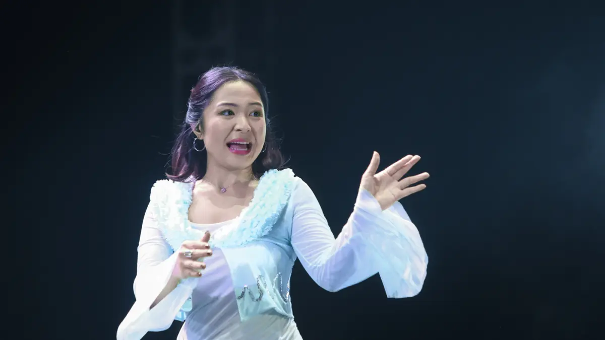 Potret Bernadya Ajak Penonton Galau Bareng di Synchronize Fest 2026 - Image