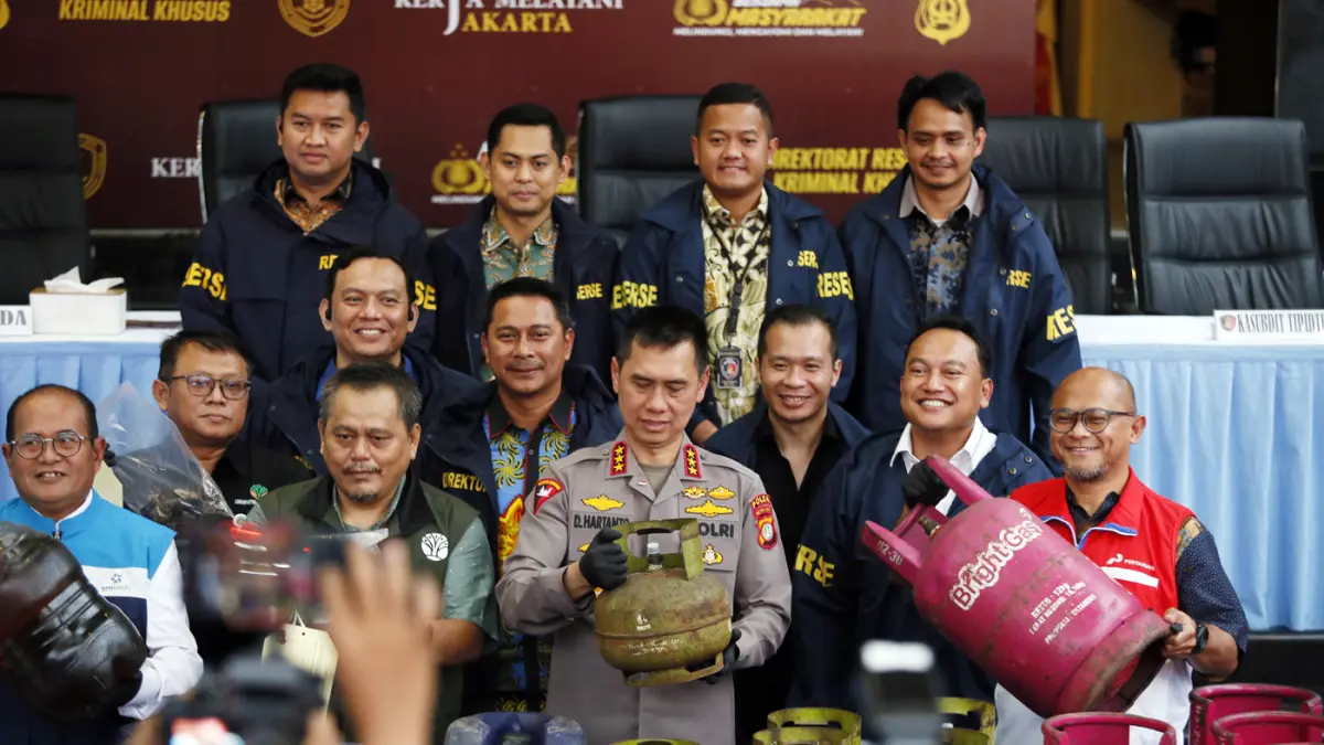 Polda Metro Jaya Ungkap Kasus Kejahatan Lingkungan Dan Migas - Image