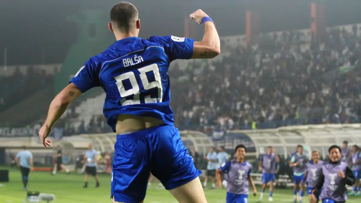 Pesepak bola Persib Bandung Balsa Sekulic berseleberasi usai mencetak gol ke gawang Melbourne Victory FC saat laga AFC Champions League Two Grup E di Stadion Si Jalak Harupat, Kabupaten Bandung, Jawa Barat, Rabu (28/10/2026). (Taofik Ahmad Hidayat/ Radar
