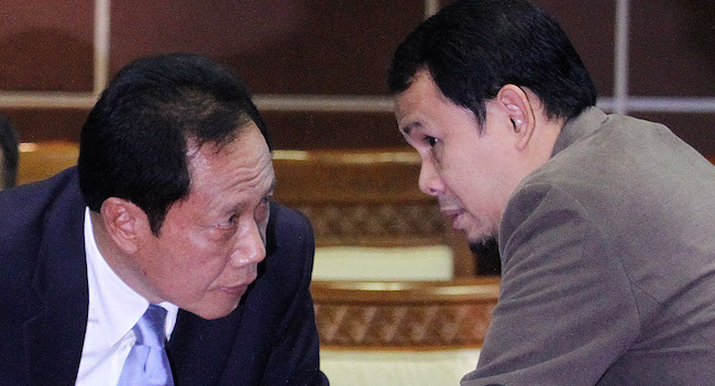 Ketua Komisi I DPR Mahfuz Sidik bersama Kepala Badan Intelijen Negara (BIN) Sutiyoso. - Image
