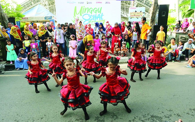 LUCU: Penampilan TK Muslimat NU 5 pada acara Minggu Sehat. - Image