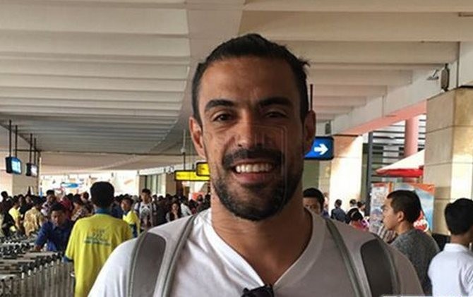 Alex Willian Costa tiba di Bandara Internasional Soekarno-Hatta pada Rabu sore. - Image