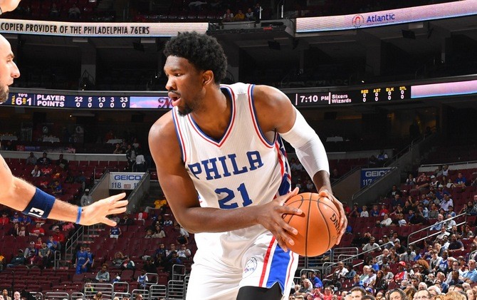 Joel Embiid dianggap sebagai calon terkuat rookie of the year - Image