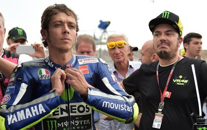 Valentino Rossi bersama sahabat dekatnya sejak kecil, Uccio Salucci. - Image