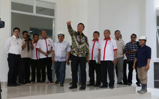 Menpora Imam Nahrawi saat kunjungi Olympic Center - Image