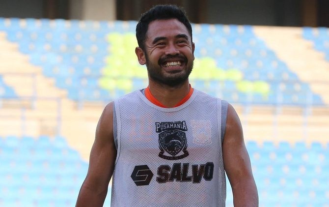 Ponaryo Astaman menyarankan para pemain senior untuk mulai memikirkan apa yang akan dilakukan saat tak bermain lagi. - Image