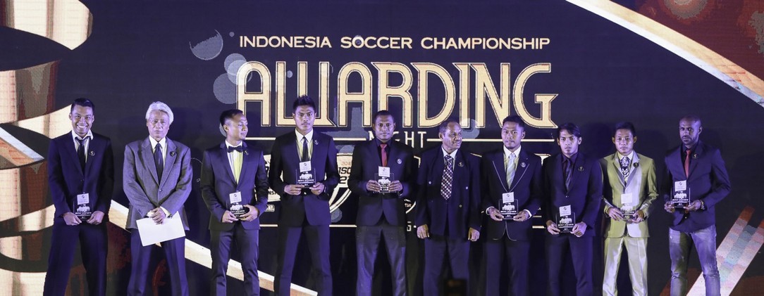 Tony Sucipto (keempat dari kanan) menjadi salah satu penerima penghargaan. - Image
