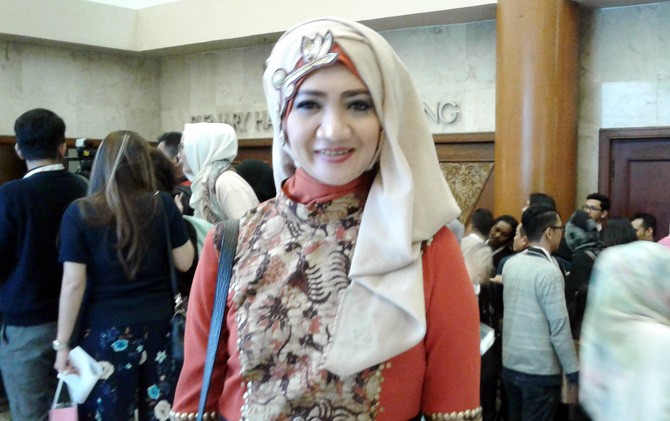 Desainer Fesyen Muslimah Lia Afif - Image