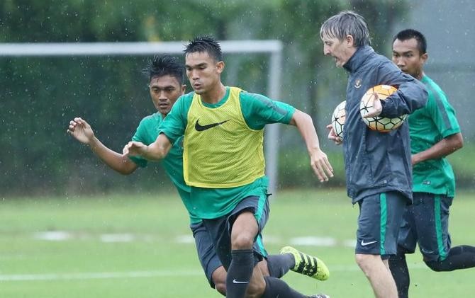 Miguel Gandia saat pimpin latihan timnas U-22 Indonesia - Image