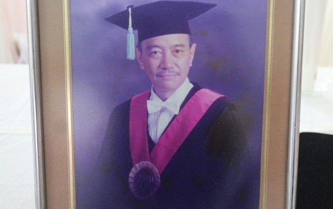 BERDEDIKASI: Rudhi Prasetya. - Image