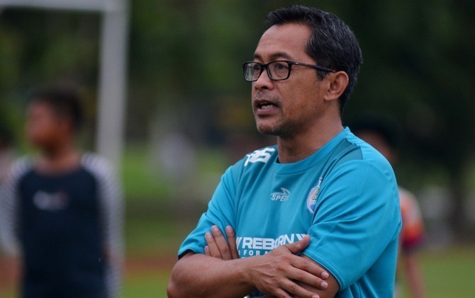 Aji Santoso tak mau muluk target di kandang Semen Padang - Image